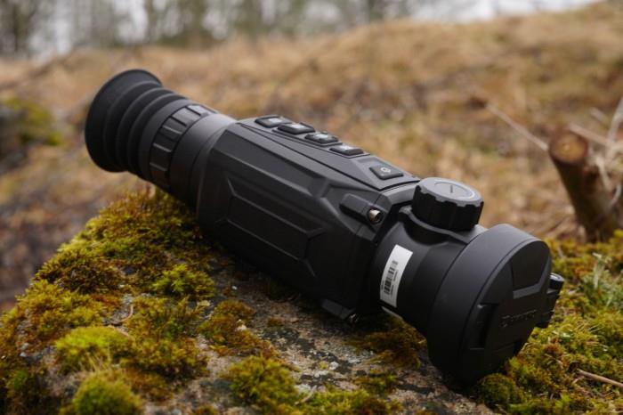 ELITE HIKMIRCO Thunder 2.0 35mm rifle scope with Picatinny rail, featuring adjustable eyepiece and tactical mounting system.