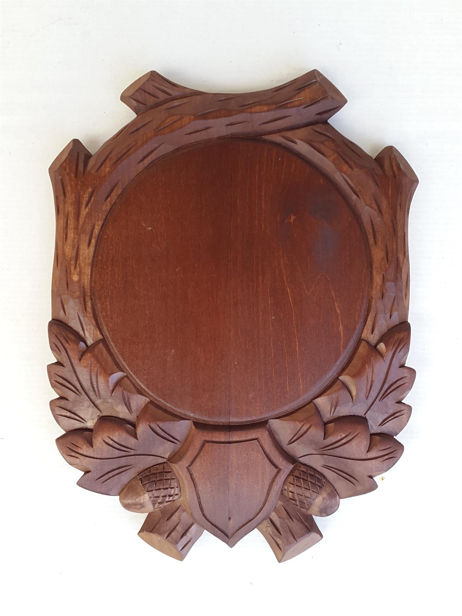 SPJAGD trophy plate in 14cm to 20cm size, decorative ceramic with engraved trophy design and detailed craftsmanship