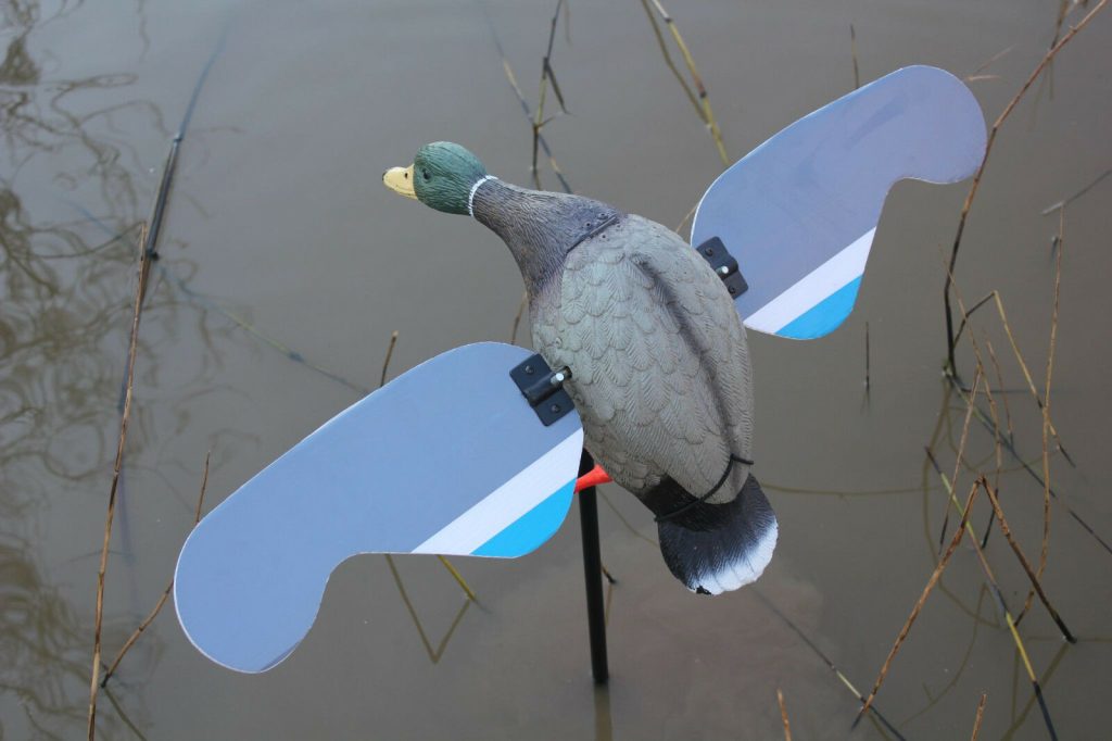 Windy Motor Mallard Duck Decoy with spinning wings, realistic waterfowl decoy for hunting or decoy collection.