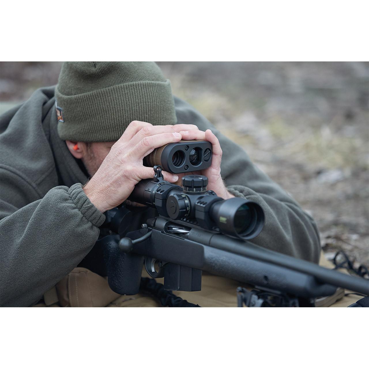 EDGAR Bushnell Elite 1 Mile ConX binoculars with adjustable eyepieces and rugged black exterior for long-distance viewing.