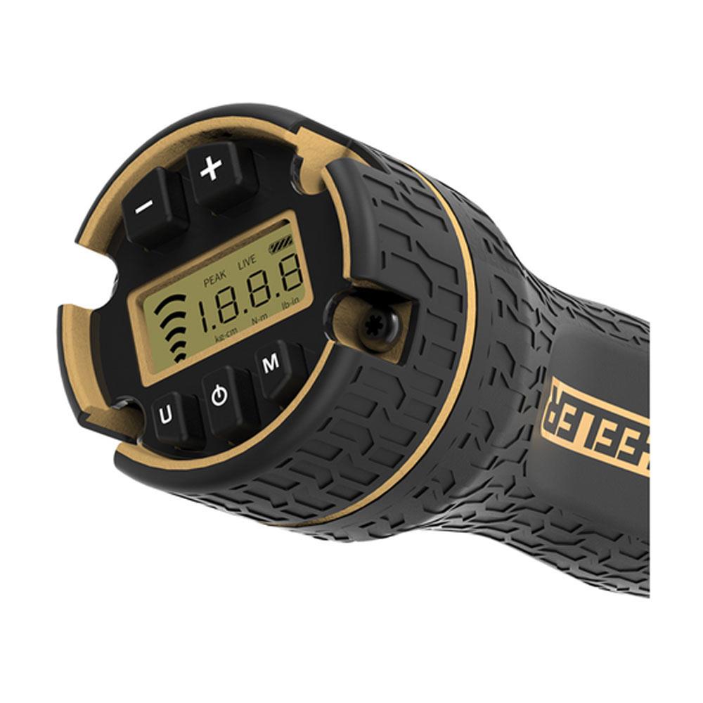 SPORTSMAN Wheeler 2023 Digital FAT Wrench, close-up of the digital torque wrench with digital display and ergonomic handle.