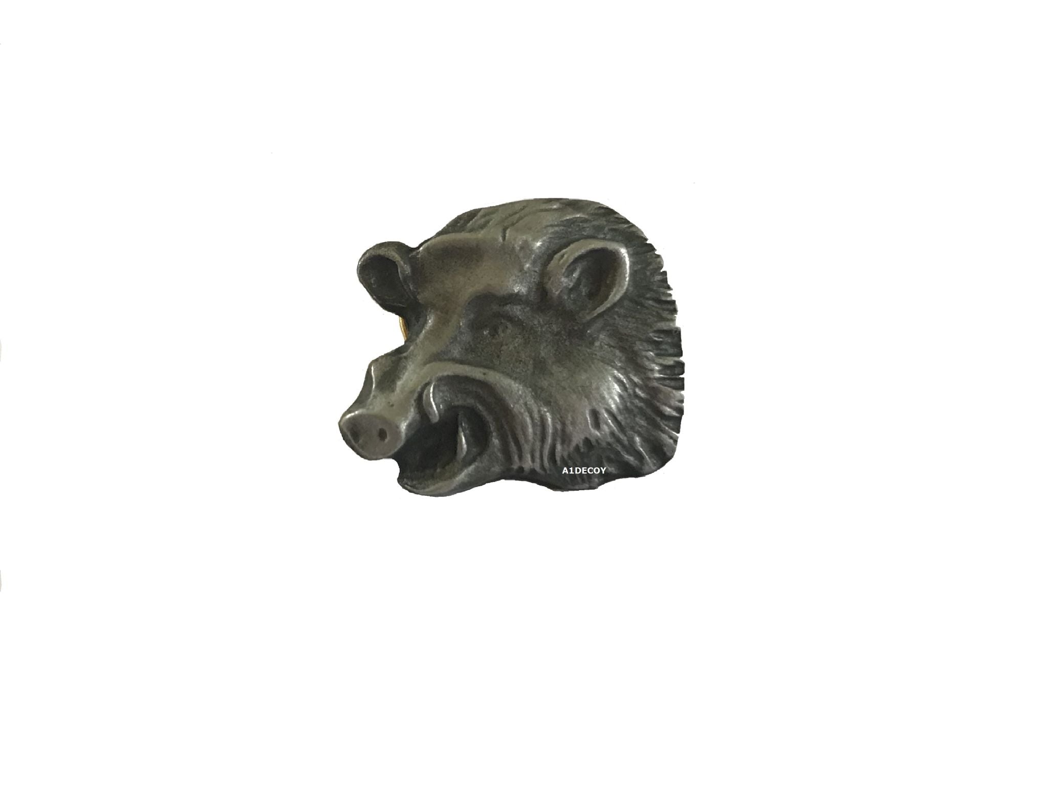 SPJAGD Boar Head jacket pin featuring a detailed illustration of a boar's head, perfect for outdoor and hunting enthusiasts.