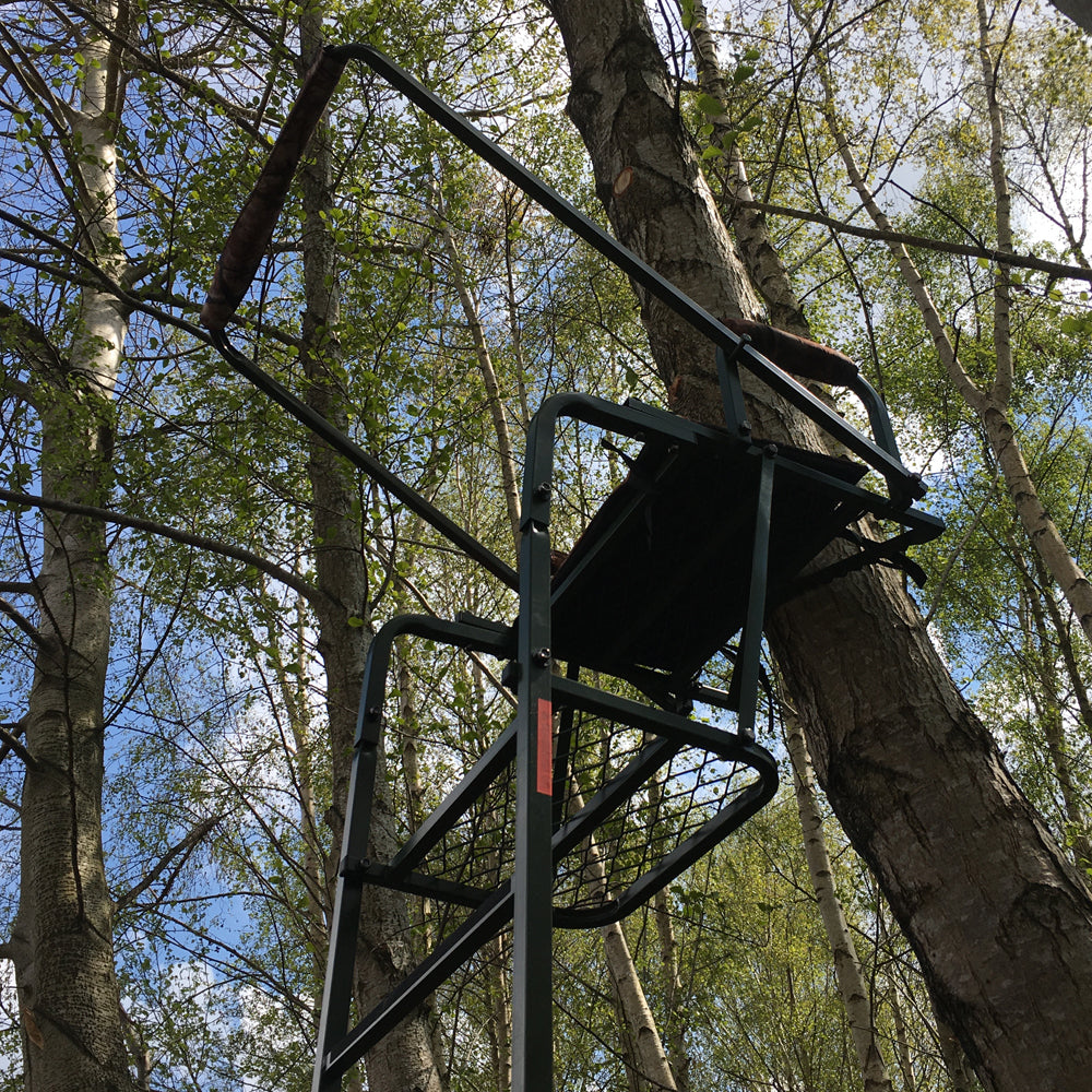 Single Adjustable High Seat – 3.2m or 4.8m Ladder Options with Padded Seat and Shooting Rail