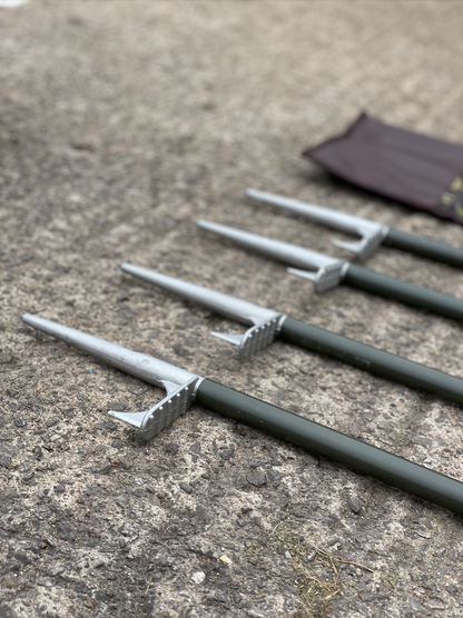 4 HEAVY DUTY HIDE POLES KIT