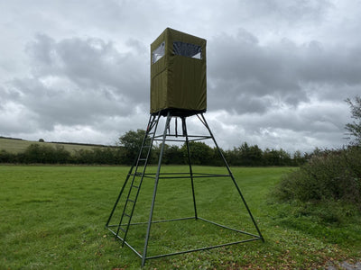 DALE covered double free-standing hunting tower with water-resistant cover, enclosed high seat for hunting and outdoor observation.
