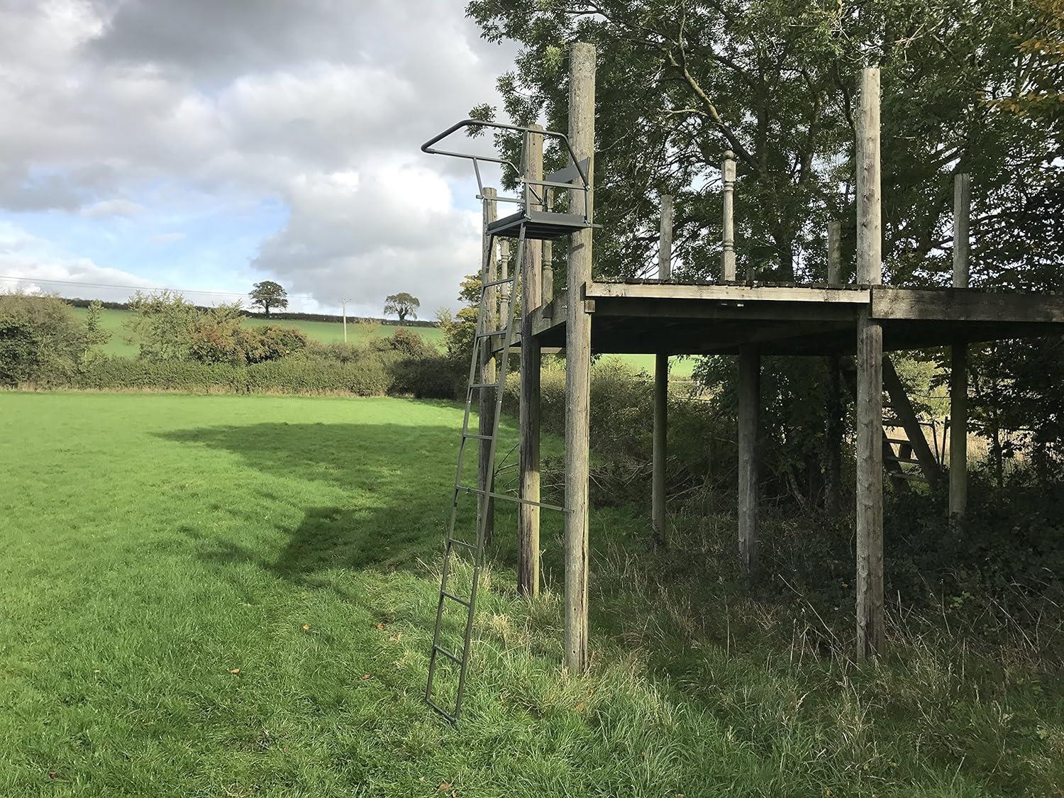 ECHO A1 Decoy Single Lean-To High Seat with padded seat, 3.5m tree-mounted ladder for hunting or wildlife observation.