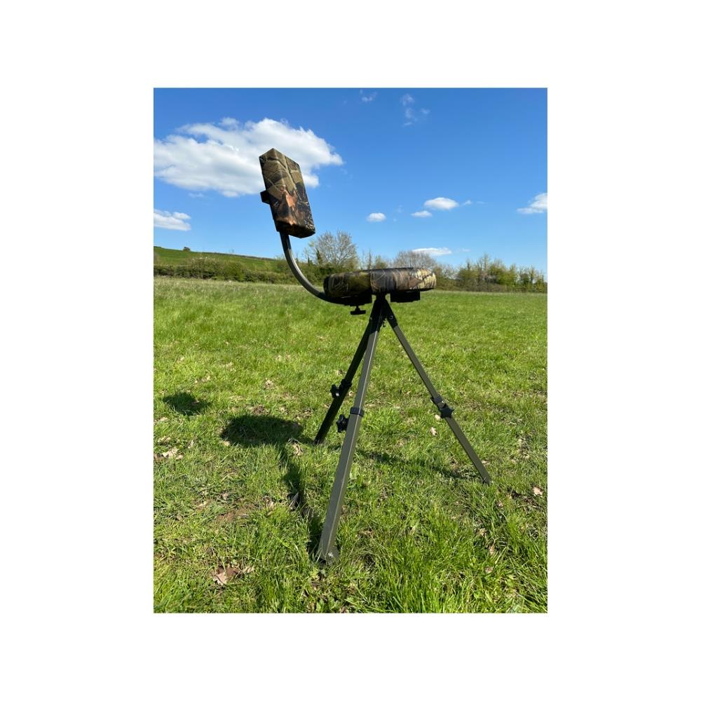Echo Pigeon Commander Chair shooting seat with adjustable swivel hide seat for comfortable outdoor hunting and shooting.