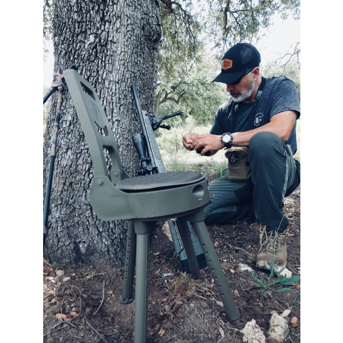 EDGAR Bergara folding shooting chair with all-terrain swivel seat, portable and adjustable for outdoor hunting and shooting activities.