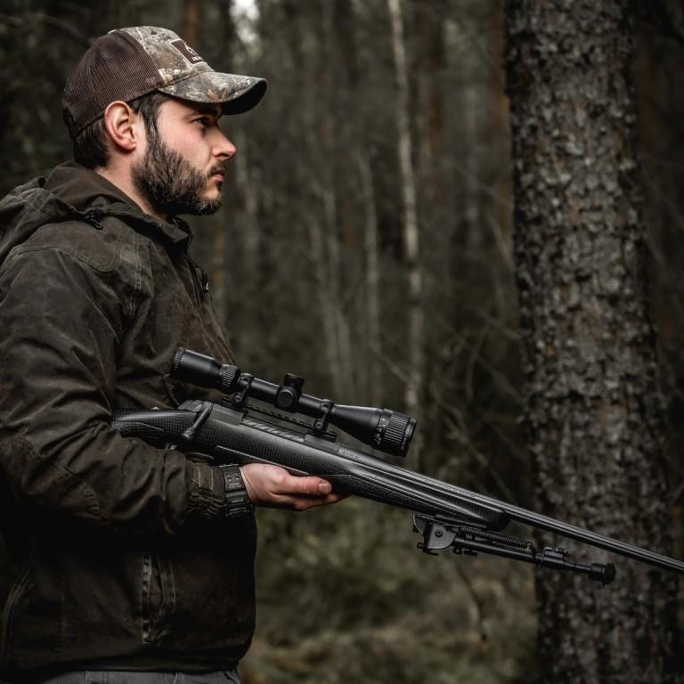 ELITE WULF Fireball 3-9x40 rifle scope with free dovetail mounts, featuring adjustable magnification and clear lens for shooting accuracy