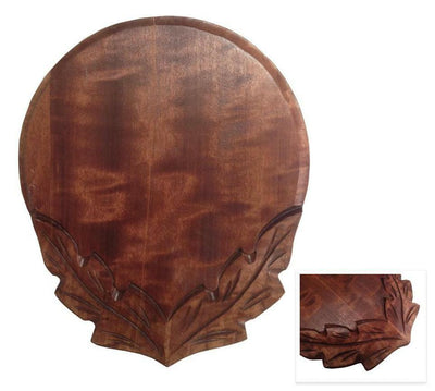 Seeland Pointed Oak Trophy Plate, 17cm, featuring a detailed oak leaf design on a wooden-style surface.