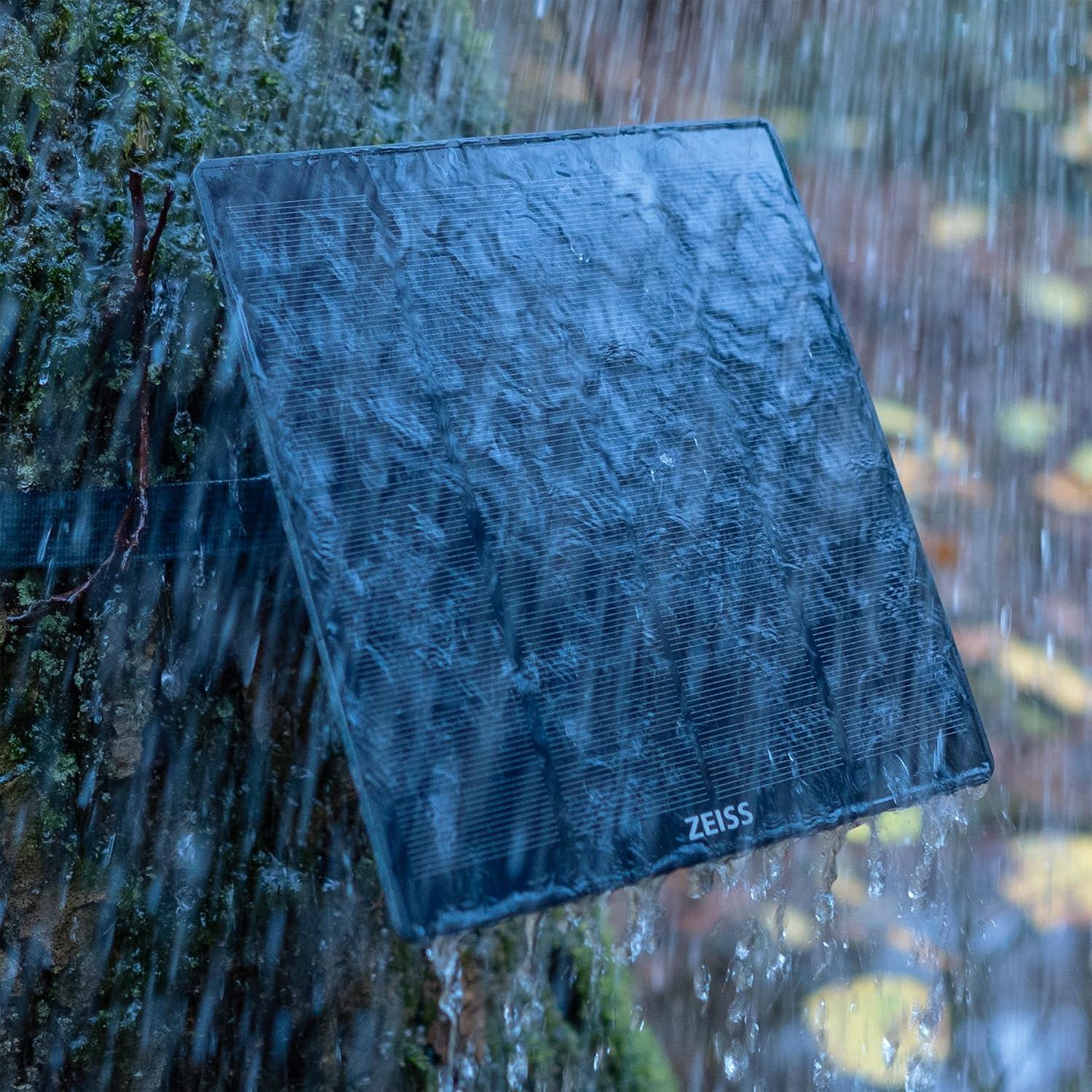 ZEISS Solar Panel Pro 10000 mAh solar charger, portable accessory with solar panels and USB ports for charging devices outdoors.